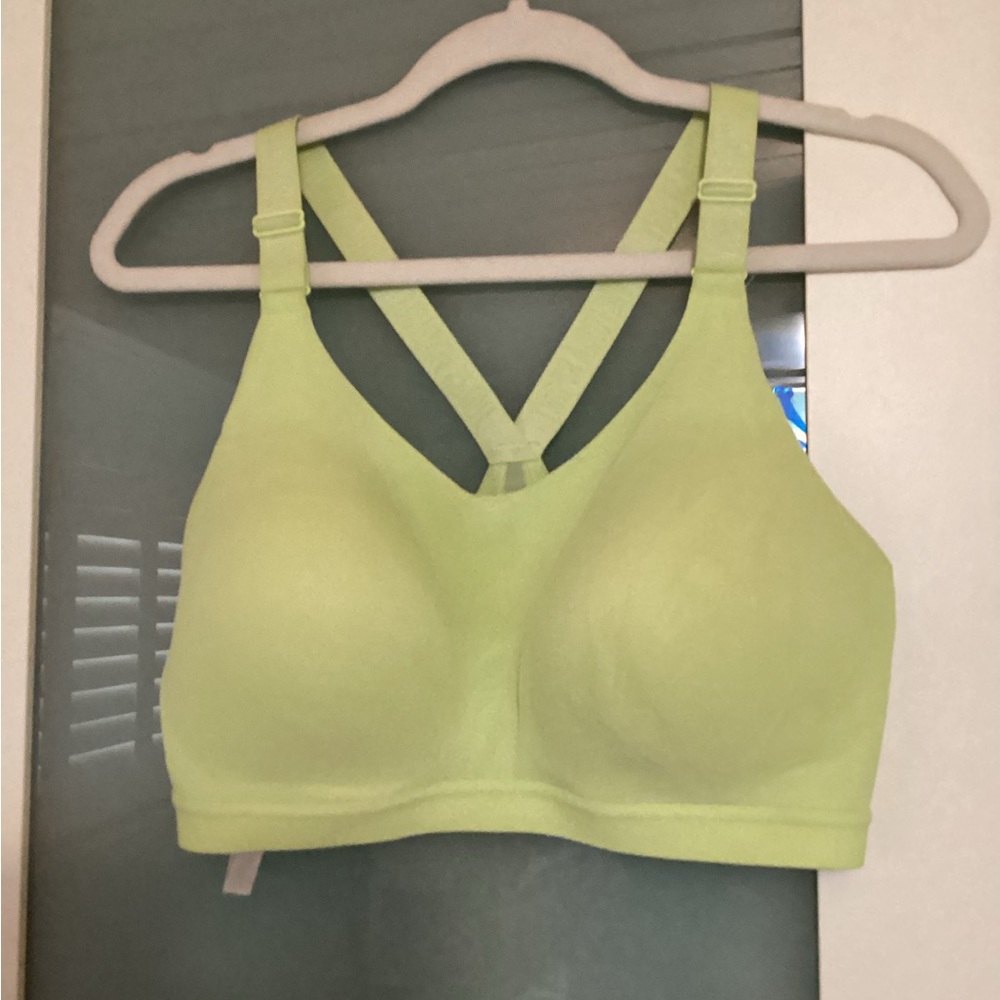Victoria's Secret Incredible

Lightweight Mesh Sports Bra